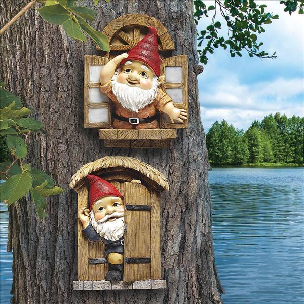 Design Toscano The Knothole Gnomes Garden Welcome Tree Sculpture: Window & Door Gnomes QL94281